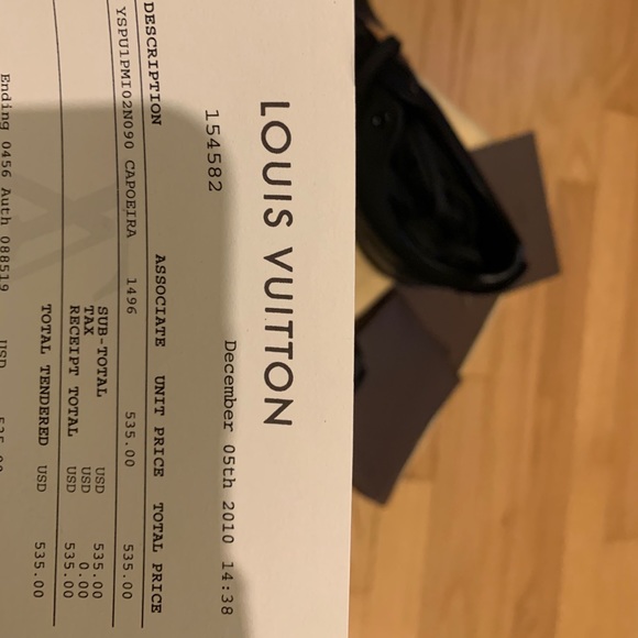 Louis Vuitton - Picture 2 of 7